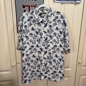 Daniel Cremieux White Shirt with Navy Floral Print